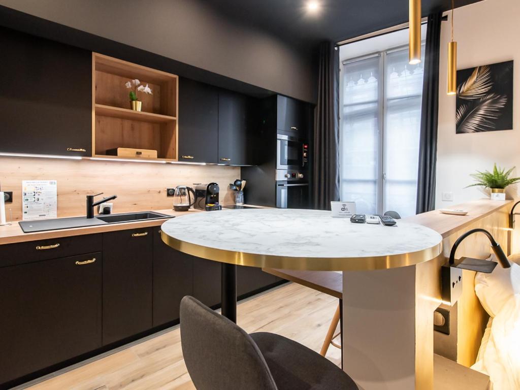Appartement Chic Proche Bellecour Avec Parking Lyon Exterior foto